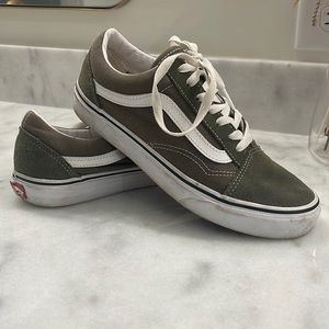 Women’s Vans 7.5